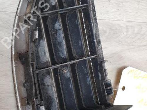 Used Grille RENAULT MEGANE I Coach (DA0/1_) 1.6 16V (DA0B, DA04, DA11) (107 hp) 13132461
