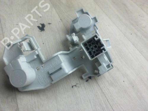 Nummerpladelys FORD FIESTA VI (CB1, CCN) 1.4 TDCi (70 hp) 13290962