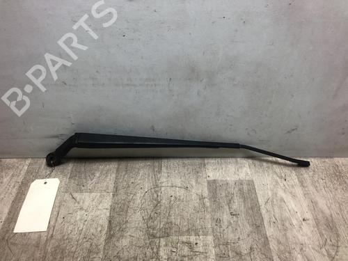 Used Front windshield wiper arm TOYOTA AVENSIS (_T25_) 2.0 D-4D (CDT250_, CDT250R) (116 hp) 20625419