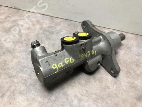 Used Brake master cylinder VW GOLF VI (5K1) 2.0 TDI (110 hp) 23109585