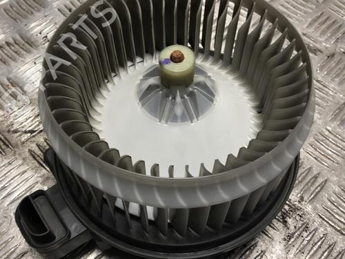 Used Heater blower motor FIAT FREEMONT (345_) 2.0 JTD 4x4 (170 hp) 31196326