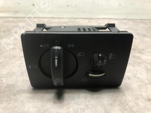 Used Headlight switch FORD KUGA I 2.0 TDCi (136 hp) 20618744
