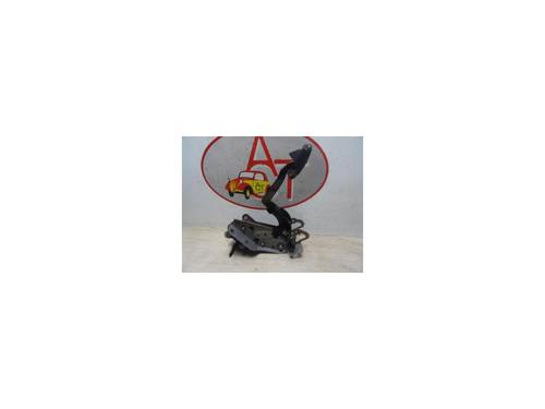 Pédale d'embrayage FORD FIESTA VI (CB1, CCN) 1.4 (97 hp) 12966079