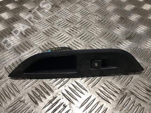 Used Right rear window switch Right rear window switch PEUGEOT 2008 II (UD_, US_, UY_, UJ_, UR_, UC_) 1.5 BlueHDI 130 (131 hp) 33706294 33706294