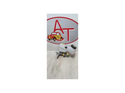 Used Brake master cylinder DACIA SANDERO II TCe 90 (B8M1, B8MA, B8AC) (90 hp) 13277163