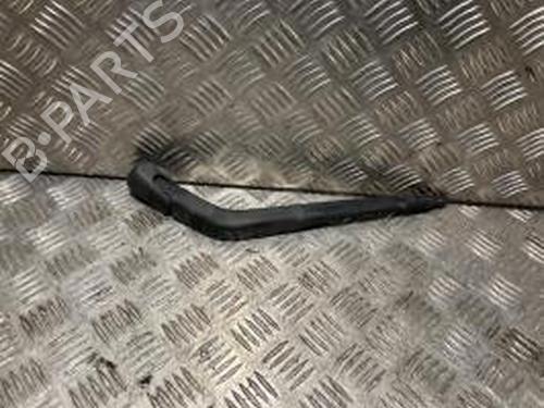 Used Rear windshield wiper arm TOYOTA YARIS (_P9_) 1.4 D-4D (NLP90_, NLP90R) (90 hp) 30703097