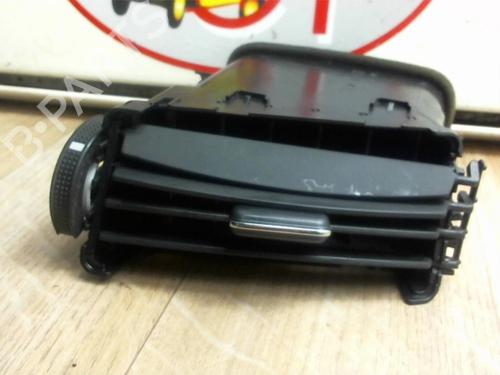 Air vent TOYOTA COROLLA Verso (ZER_, ZZE12_, R1_) 2.2 D-4D (AUR10_, AUR10R) | BP13128355I21 