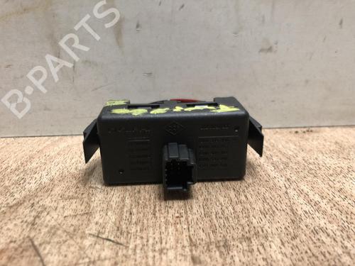 Used Warning switch RENAULT TWINGO II (CN0_) 1.2 16V (CN0K, CN0V, CN0A) (76 hp) 13228964