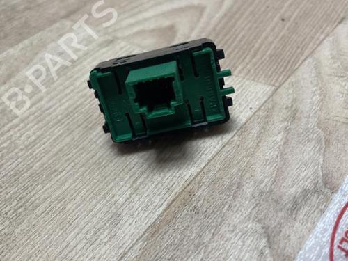 Used Switch RENAULT CAPTUR I (J5_, H5_) 1.5 dCi 90 (J5N4, J5M5, J5MW, J5M6, J5AL, J5AJ) (90 hp) 13279665