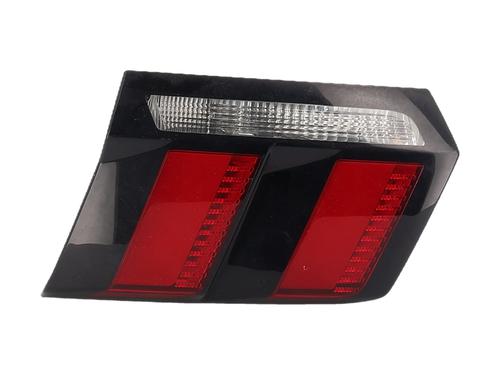 Used Right tailgate light Right tailgate light PEUGEOT 3008 II SUV (MC_, MR_, MJ_, M4_) 1.2 THP/ PureTech 130 (MRHNSM, MRHNSU, MRHNSJ, MRHNYW,... (131 hp) 36048381 36048381