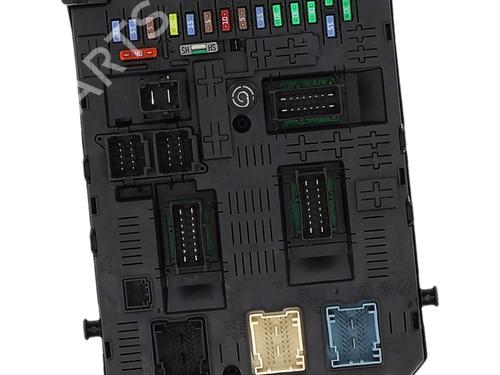 Used Fuse box Fuse box 36965987 36965987