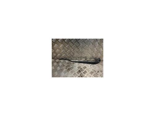Used Front windshield wiper arm CITROËN C4 CACTUS 1.2 THP 110 (110 hp) 30765349