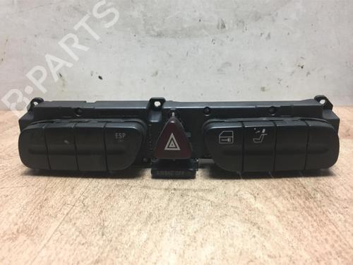 Used Warning switch MERCEDES-BENZ C-CLASS (W203) C 270 CDI (203.016) (170 hp) 13109549