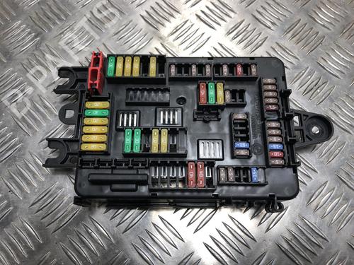 Used Fuse box BMW 1 (F21) 118 d (150 hp) 24321847