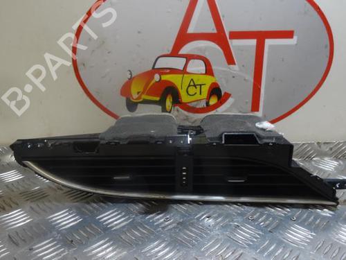 Used Air vent TOYOTA YARIS (_P13_) 1.5 Hybrid (NHP130_, NHP130) (101 hp) 13283373