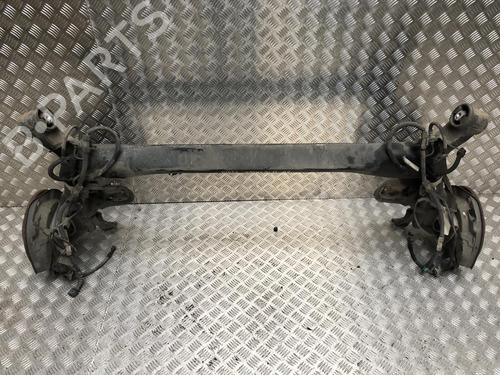 Eixo traseiro NISSAN QASHQAI II (J11, J11_) 1.2 DIG-T (115 hp) 31244133