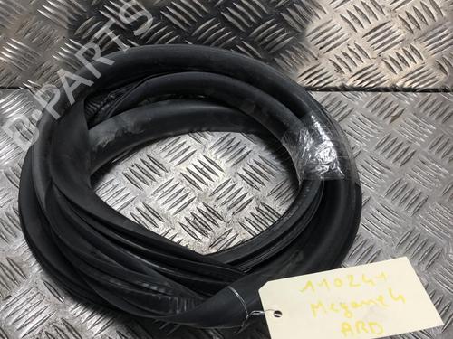 Gummiliste RENAULT MEGANE IV Hatchback (B9A/M/N_) 1.5 dCi 110 (B9A3) (110 hp) 31200900