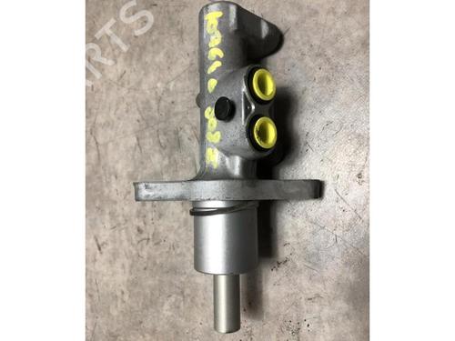Brake master cylinder PEUGEOT 508 I (8D_) 2.0 BlueHDi 180 | BP20624556M77 
