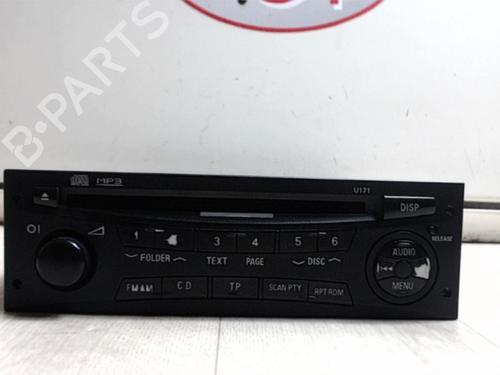 Used Radio MITSUBISHI GRANDIS (NA_W) 2.0 DI-D (NA8W) (136 hp) 13282014