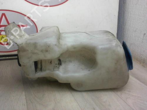 Used Windscreen washer tank VW BORA I (1J2) 1.6 (101 hp) 27452762