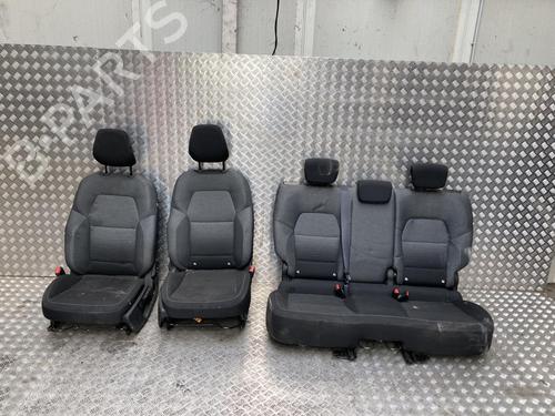 Used Seats set Seats set RENAULT CAPTUR II (HF_) TCe 130 (HFMF) (131 hp) 36409037 36409037