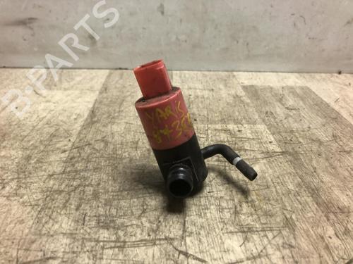 Used Washer pump TOYOTA YARIS (_P9_) 1.4 D-4D (NLP90_, NLP90R) (90 hp) 20625450