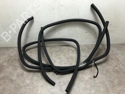 Used Rubber door seal CITROËN DS5 2.0 HDi 165 (163 hp) 30785655
