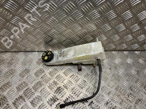 Used Brake fluid reservoir PEUGEOT EXPERT Van (V_) 1.5 BlueHDi 120 (120 hp) 31199731