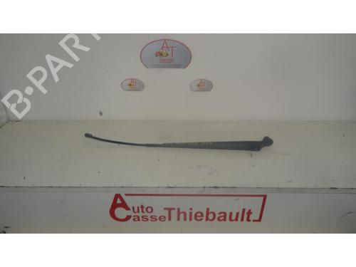 Used Front windshield wiper arm TOYOTA YARIS (_P1_) 1.4 D-4D (NLP10_, NLP10R) (75 hp) 20631009