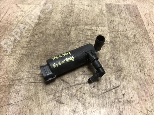 Used Washer pump Washer pump TOYOTA AVENSIS (_T25_) 2.0 D-4D (CDT250_, CDT250R) (116 hp) 20625622 20625622