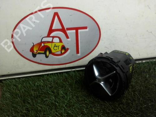 Used Air vent MERCEDES-BENZ A-CLASS (W176) A 160 CDI / d (176.011) (90 hp) 13133070
