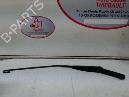 Used Front windshield wiper arm FIAT PANDA (169_) 1.2 (169AXF2A, 169AXF1A) (69 hp) 25033202