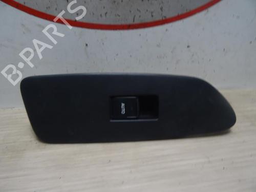 Used Right front window switch TOYOTA AURIS (_E15_) 1.4 D-4D (NDE150_, NDE150R) (90 hp) 13225503