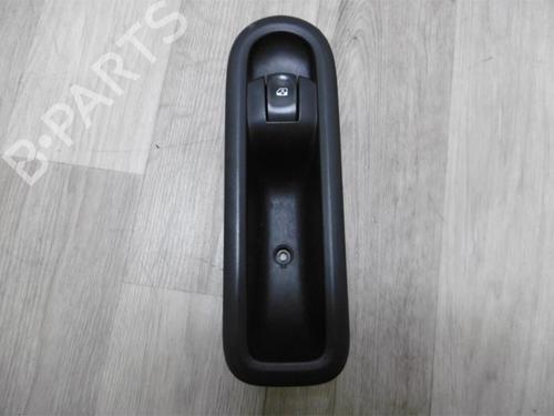 Used Right front window switch RENAULT TWINGO II (CN0_) 1.2 16V (CN0K, CN0V, CN0A) (76 hp) 13225473