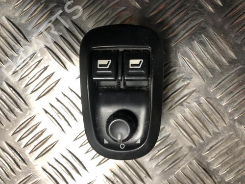 Used Left front window switch PEUGEOT 206 Hatchback (2A/C) 1.4 i (75 hp) 31245988