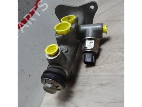 Brake master cylinder MERCEDES-BENZ C-CLASS (W203) C 200 CDI (203.004) | BP13277014M77