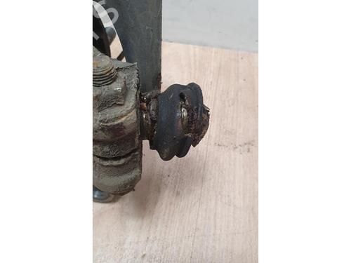 Right front steering knuckle RENAULT KOLEOS I (HY_) 2.0 dCi (HY0K) | BP13275013M26 