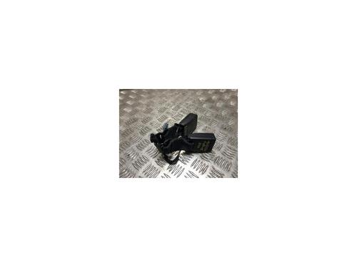 Used Seat buckle RENAULT CAPTUR II (HF_) TCe 140 (HFN0) (140 hp) 27557673