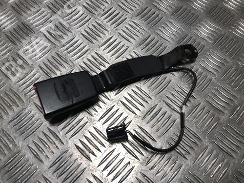 Engate do cinto Engate do cinto AUDI A1 (8X1, 8XK) 1.2 TFSI (86 hp) 34215475 34215475