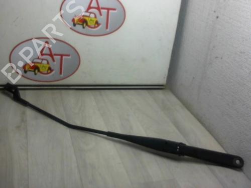 Used Front windshield wiper arm FORD FIESTA VI (CB1, CCN) 1.4 TDCi (68 hp) 20629552