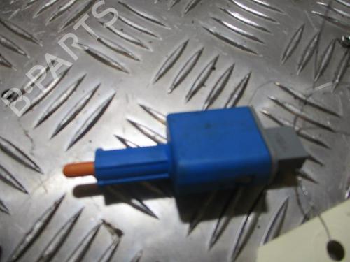 Used Switch RENAULT MEGANE III Hatchback (BZ0/1_, B3_) 1.9 dCi (BZ0N, BZ0J) (131 hp) 12972979