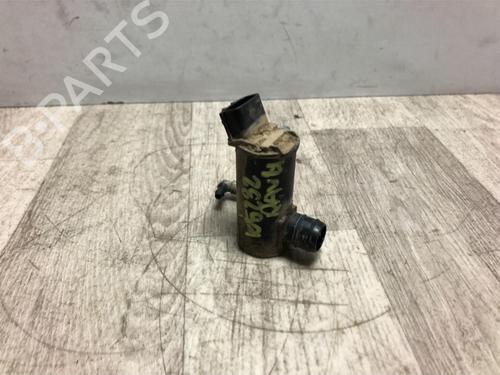 Used Washer pump TOYOTA RAV 4 II (_A2_) 2.0 D 4WD (CLA20_, CLA21_, CLA20R, CLA21R) (116 hp) 23873483