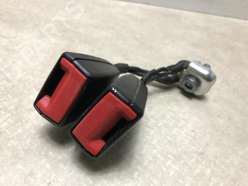 Used Seat buckle VW POLO V (6R1, 6C1) 1.2 TDI (75 hp) 20615553