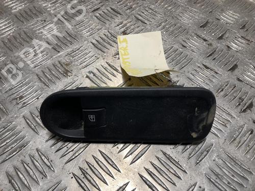 Used Right front window switch DACIA DUSTER (HS_) 1.5 dCi 4x4 (109 hp) 31153687