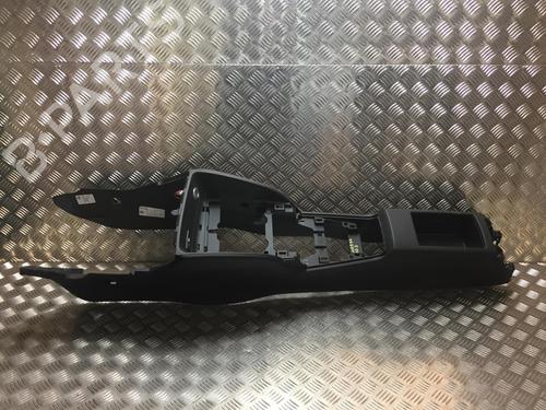 Mittelkonsole AUDI A3 Sportback (8VA, 8VF) 35 TFSI (150 hp) 31203468