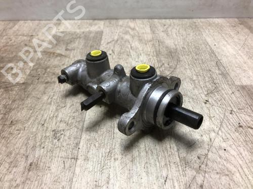 Used Brake master cylinder KIA SORENTO I (JC) 2.5 CRDi 4WD (140 hp) 20622599