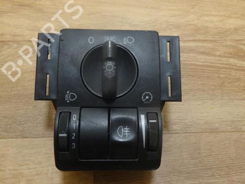 Used Headlight switch OPEL CORSA C (X01) 1.7 DI (F08, F68) (65 hp) 12967513