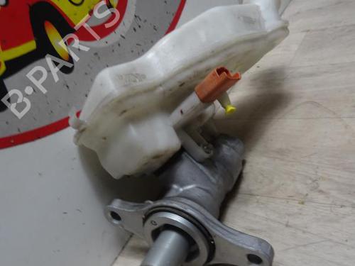 Used Brake master cylinder PEUGEOT 208 I (CA_, CC_) 1.2 VTI 82 (82 hp) 13277012