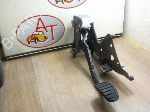 Used Break pedal RENAULT CLIO III (BR0/1, CR0/1) 1.5 dCi (BR17, CR17) (86 hp) 13035323