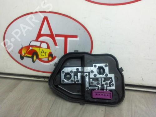 Used Licence plate light RENAULT MEGANE III Hatchback (BZ0/1_, B3_) 1.5 dCi (106 hp) 13290920